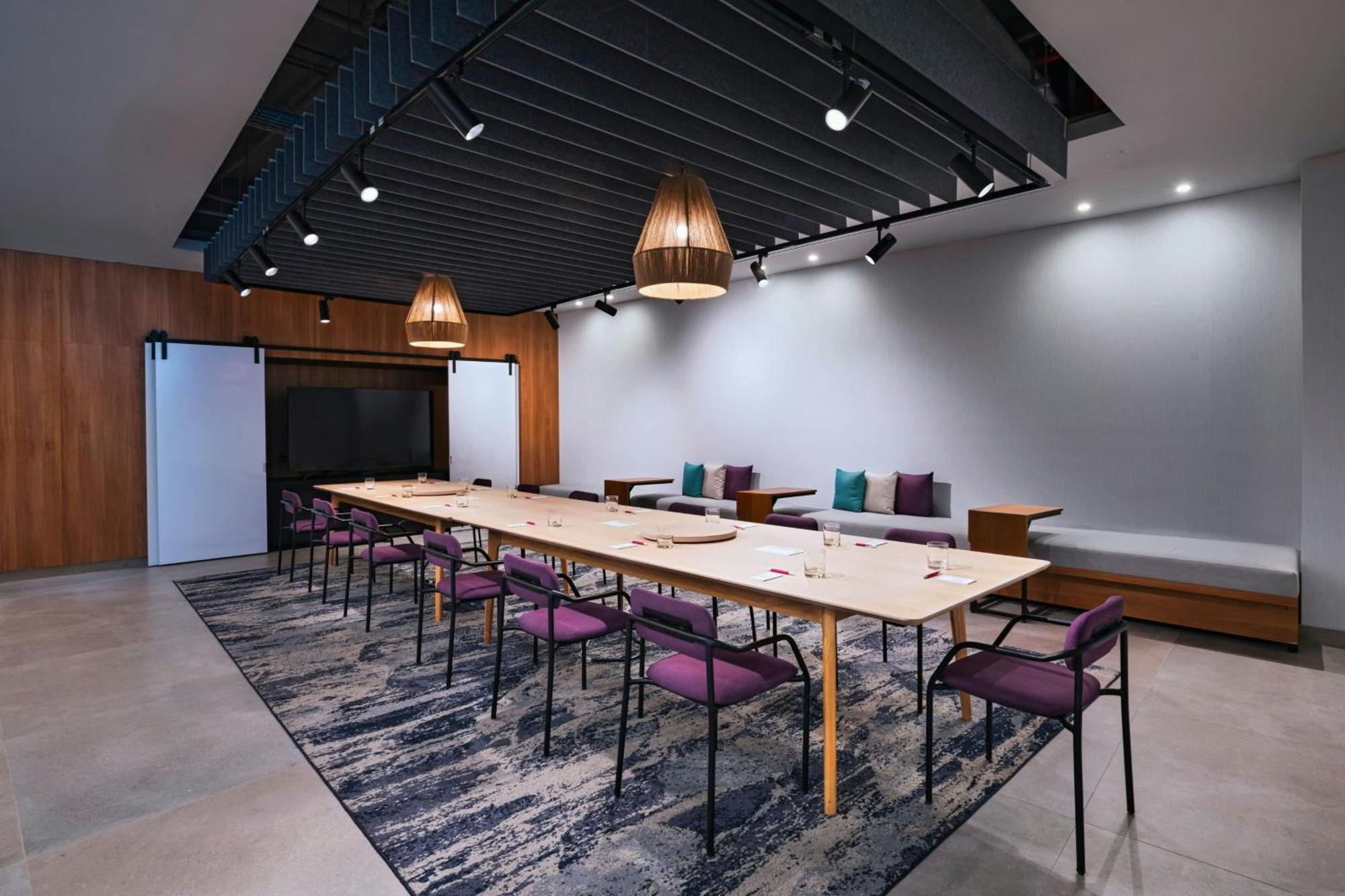 Aloft Playa Del Carmen Hotel ภายนอก รูปภาพ Meeting room at the hotel