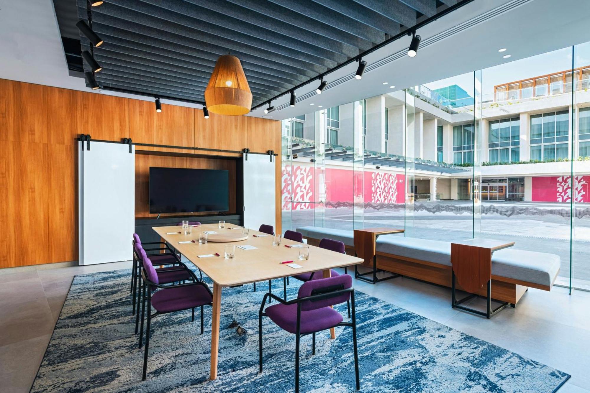 Aloft Playa Del Carmen Hotel ภายนอก รูปภาพ The Atrium
